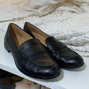 Black Naturalizer leather milo loafer